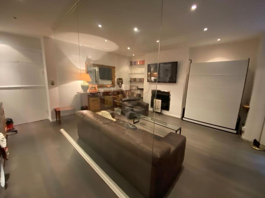 Large Studio Flat In Kensington Λονδίνο Εξωτερικό φωτογραφία