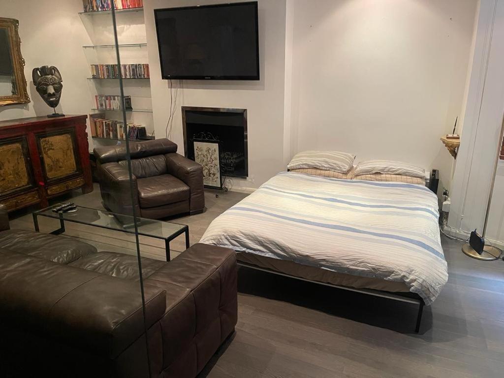 Large Studio Flat In Kensington Λονδίνο Εξωτερικό φωτογραφία